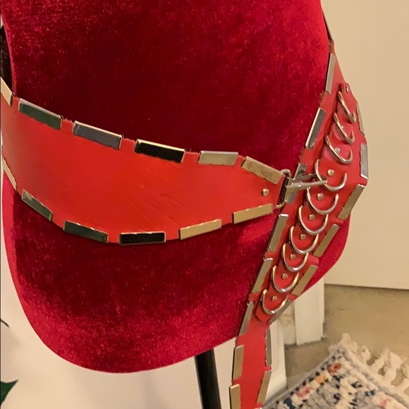 Unique Vintage Red Leather Belt size S-M - Picture 5 of 11